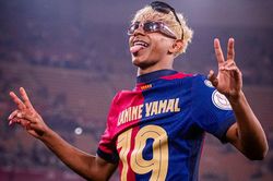 Barcelona: Vũ trụ riêng của Lamine Yamal