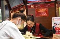 Giá vàng hôm nay 5/5/2025: Giá vàng trong nước và thế giới dự báo tiếp tục giảm