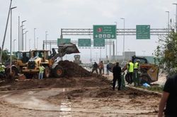 Trung Đông bên 'bờ vực' chiến tranh sau khi sân bay Israel trúng tên lửa