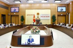 Bắt đầu tổ chức lấy ý kiến nhân dân, các ngành, các cấp về sửa đổi, bổ sung một số điều của Hiến pháp năm 2013