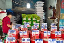 Giá gạo trong nước đang giảm, giá thịt lợn lại tăng