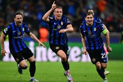 Inter vào chung kết Cúp C1 sau màn rượt đuổi kịch tính, Yamal thẫn thờ khi Barca bị loại