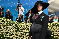 Rihanna: Biểu tượng toàn cầu và người mẹ truyền cảm hứng