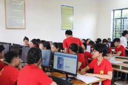 Học sinh Nghệ An lúng túng khi đăng ký vào lớp 10