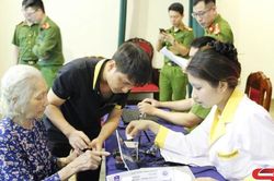 Nỗ lực thu nhận mẫu ADN cho thân nhân liệt sĩ