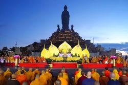 Đại lễ Vesak 2025: Cầu nguyện hòa bình thế giới và trồng 108 cây Bồ Đề tại núi Bà Đen - Tây Ninh