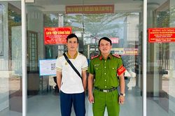 Nam công nhân bất ngờ nhận được gần nửa tỷ đồng trong tài khoản
