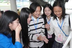 Phát triển chatbot hỗ trợ nữ sinh vùng cao