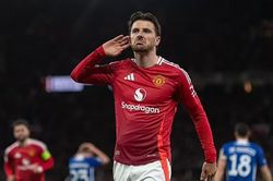 Hành trình tái sinh của Mason Mount: HLV như người cha và tình bạn trong phòng thay đồ