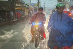 TPHCM và khu vực Nam bộ: Mưa to còn kéo dài đến ngày 14-5