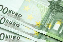 Tỷ giá Euro hôm nay 10/5/2025: Tăng nhẹ so với USD