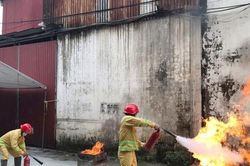 Đan Phượng hướng dẫn kỹ năng xử lý tình huống cháy nổ cho 300 người dân
