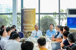 Cú hích thể chế và vai trò trung tâm của doanh nghiệp tư nhân