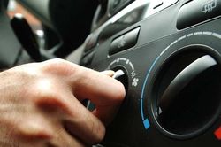 Cách sử dụng điều hòa ôtô để không gây khô da, đau đầu khi đi xa mùa hè