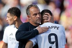 Kylian Mbappe: Vị đắng hat-trick từ World Cup đến Siêu kinh điển