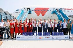 Đón chuyến bay đầu tiên của hãng hàng không Red Wings từ Nga đến Khánh Hòa