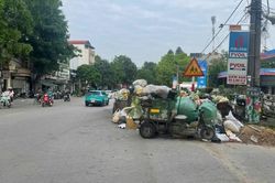 Người dân dựng lều chặn bãi rác vì ô nhiễm