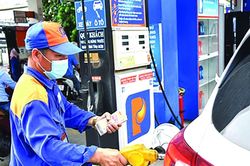 Giá xăng dầu hôm nay 13/5/2025: Quay đầu giảm nhẹ