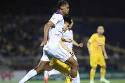 Tin nóng bóng đá Việt hôm nay 14/5: V-League tạm dừng vì SEA Games 33; CLB Bremen đến Hà Nội
