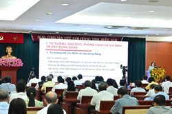 Đào tạo, bồi dưỡng lý luận chính trị phù hợp với bối cảnh mới