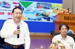 Trường đại học bàn về điều chỉnh chiến lược kinh tế cho Việt Nam