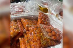 Thu giữ gần 1 tấn thực phẩm đông lạnh không rõ nguồn gốc