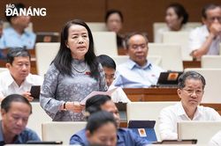 Đoàn đại biểu Quốc hội thành phố thảo luận về dự thảo nghị quyết sửa đổi, bổ sung Hiến pháp