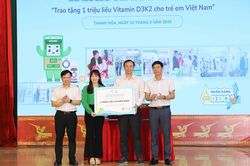 Trao tặng 1 triệu liều Vitamin D3K2 cho trẻ em Việt Nam