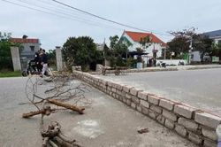 Hải Dương: hộ dân xây tường chắn ngang đường đã được đền bù