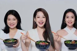 Quán phở của Chi Pu vươn lên dẫn đầu bảng xếp hạng ẩm thực Việt tại Thượng Hải