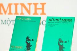 Ra mắt cuốn sách tranh về Chủ tịch Hồ Chí Minh trở về Việt Nam sau gần 60 năm