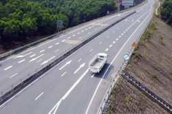 Mở gói thầu xây lắp hơn 2.700 tỷ đồng đoạn cao tốc La Sơn - Hòa Liên