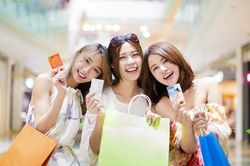 Đón hè rực rỡ cùng loạt ưu đãi hấp dẫn cho chủ thẻ quốc tế SHB