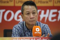HLV Văn Sỹ Sơn xin nghỉ sau trận thua SHB Đà Nẵng