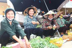 Thân thương chợ quê ở Kim Liên