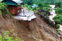 Cảnh báo lũ quét, sạt lở đất tại Sơn La, Hà Tĩnh, mưa lớn tại Hà Nội