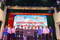Vẫn còn chập chững