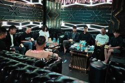 Hàng chục cảnh sát đột kích quán SKY lúc rạng sáng, phát hiện 16 người dương tính với ma túy