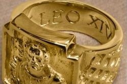 Chiếc nhẫn quyền lực của Giáo hoàng Leo XIV có gì đặc biệt?