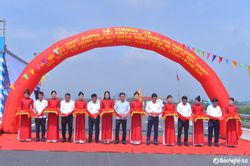 Thông xe kỹ thuật cầu vượt đường sắt Quốc lộ 7 tại Diễn Châu