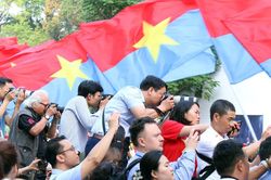 Giải thưởng Khoảnh khắc nghề báo - cuộc thi 'chúng ta nói về chúng ta'