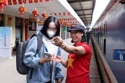Nghiên cứu các đề xuất đường sắt cao tốc Bắc Nam và khởi công tuyến đường sắt Lào Cai - Hà Nội - Hải Phòng