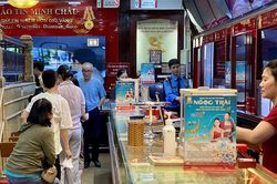 Giá vàng ngày 20/5/2025: Giá vàng nhẫn trong nước và vàng thế giới sụt giảm, SJC đứng ở mức cao