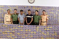 Bắt cặp đôi buôn bán 1,5 tấn pháo nổ từ nước ngoài vào Việt Nam