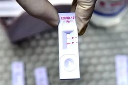 Người mắc COVID-19 ở Việt Nam có cần cách ly y tế không, phòng lây nhiễm thế nào?