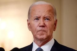 Cuốn sách vạch trần bí mật về ông Biden gây tranh cãi