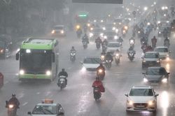 Mưa rất lớn ở miền Bắc, tâm điểm dồn dập nhất vào khu vực nào?