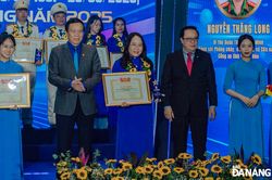 Nữ Bí thư Đoàn sáng tạo và tận tâm cống hiến cho quê hương