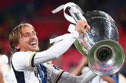 Luka Modric chia tay Real Madrid bằng tâm thư xúc động
