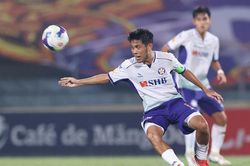 Bình luận viên Quang Huy: 'Cuộc chiến trụ hạng nóng hầm hập'